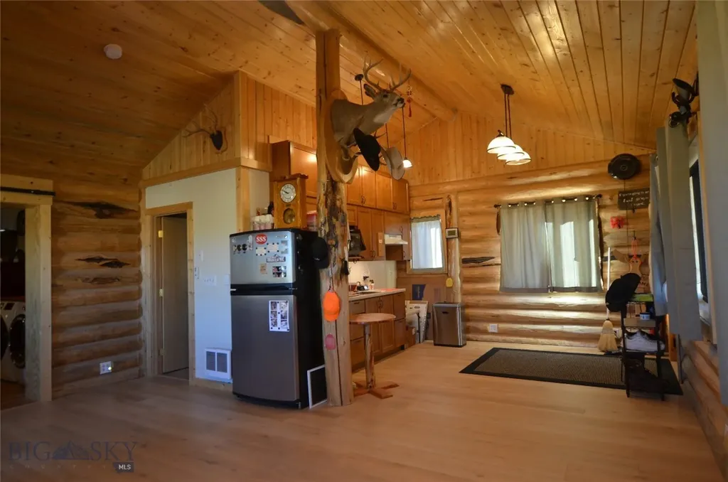 3919 Blacktail Road Dillon MT 59725