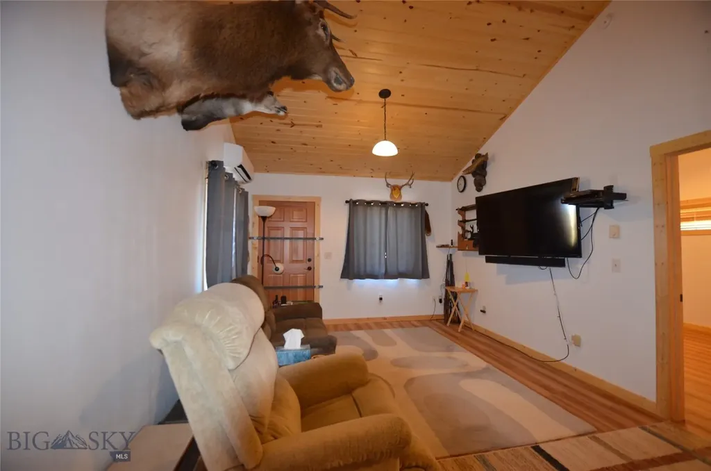 3919 Blacktail Road Dillon MT 59725