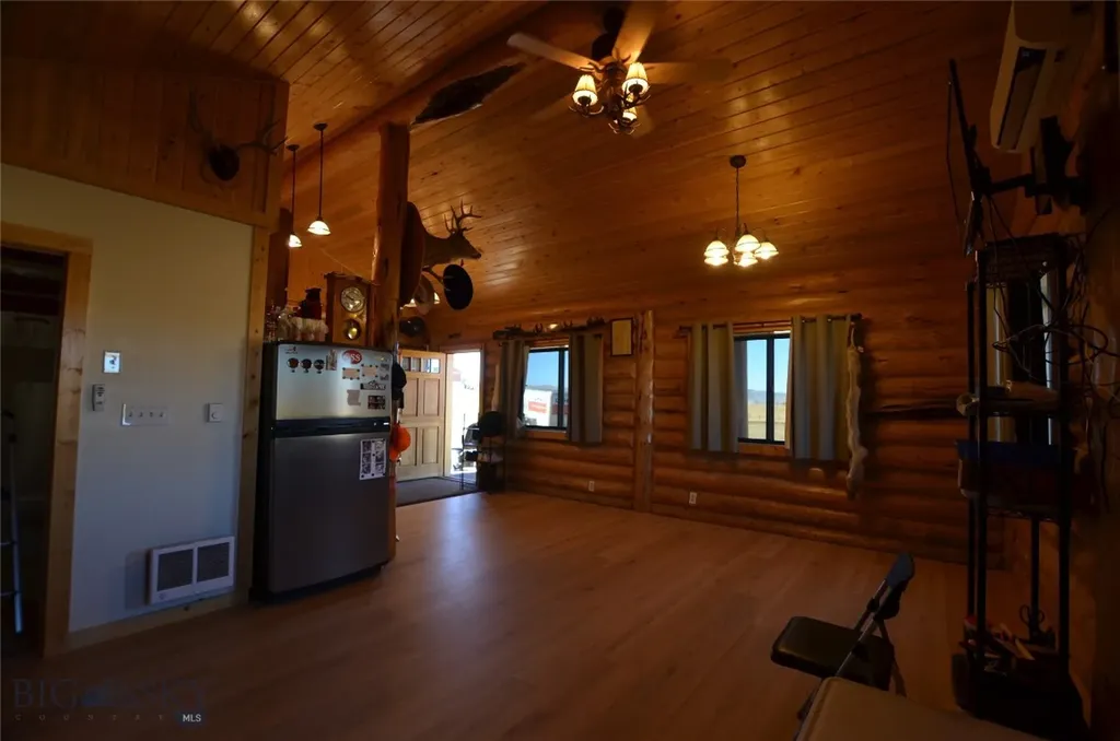 3919 Blacktail Road Dillon MT 59725