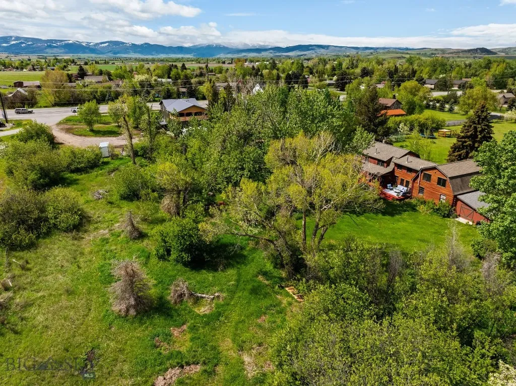 25 Big Chief Trail Bozeman MT 59718