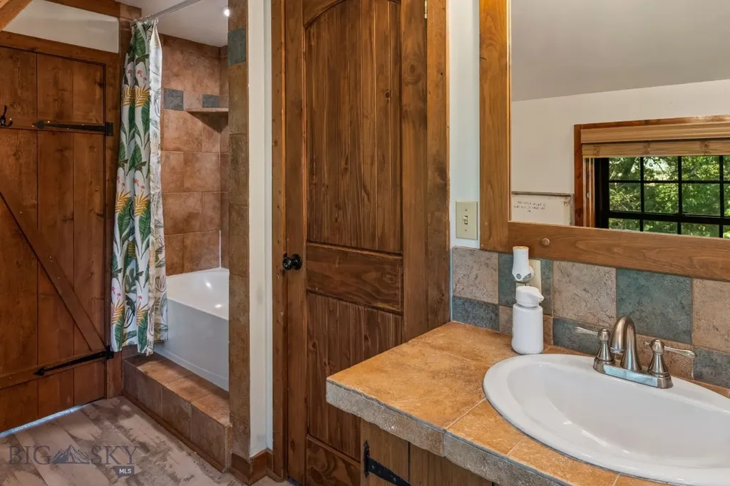 25 Big Chief Trail Bozeman MT 59718
