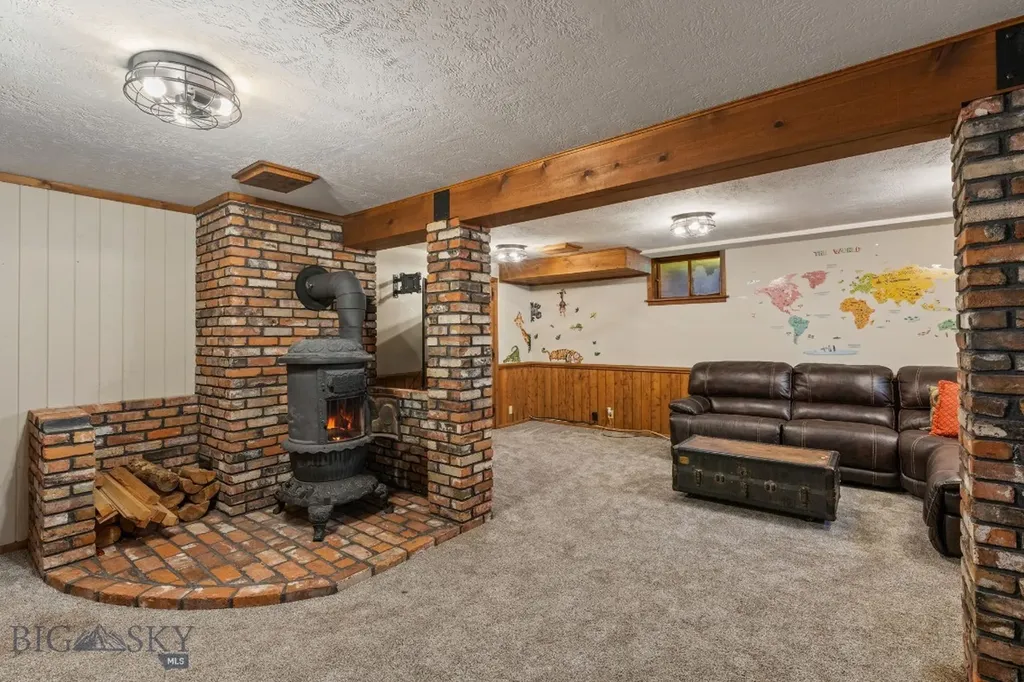 25 Big Chief Trail Bozeman MT 59718