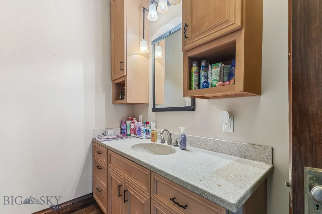 6 Washoe Circle Bearcreek MT 59007