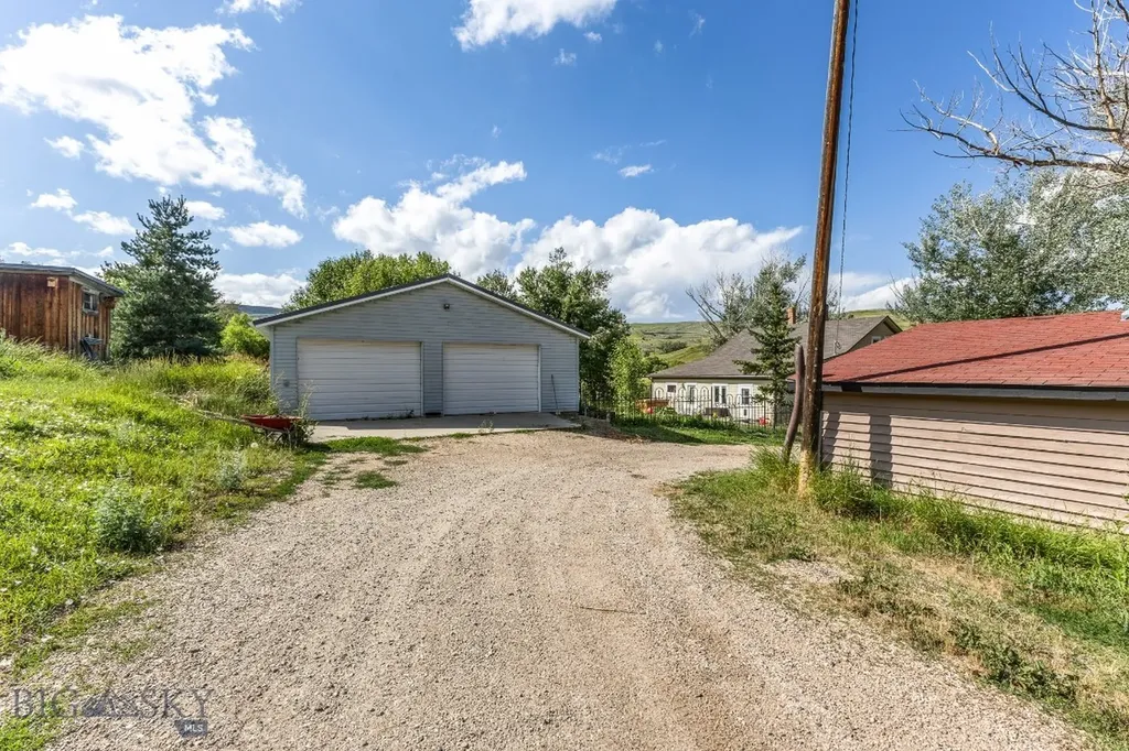 6 Washoe Circle Bearcreek MT 59007
