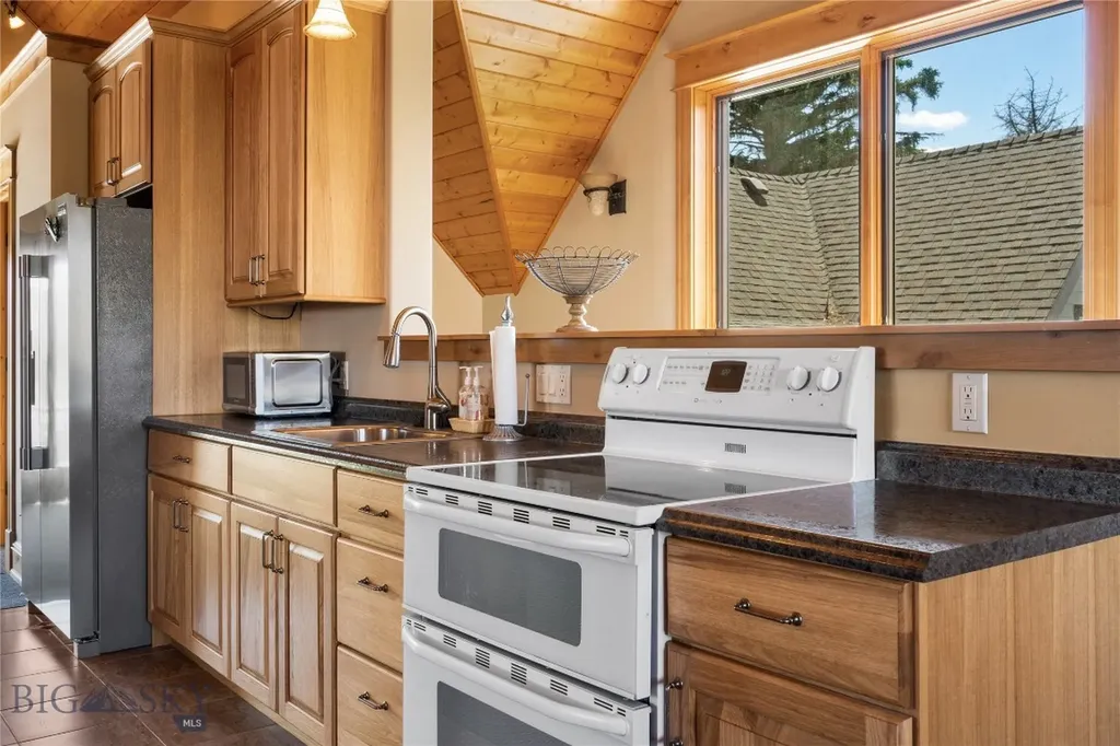 8555 Camp Creek Road Manhattan MT 59741
