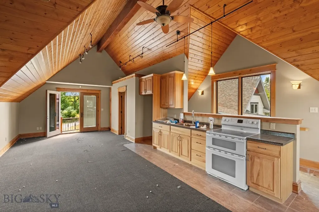 8555 Camp Creek Road Manhattan MT 59741