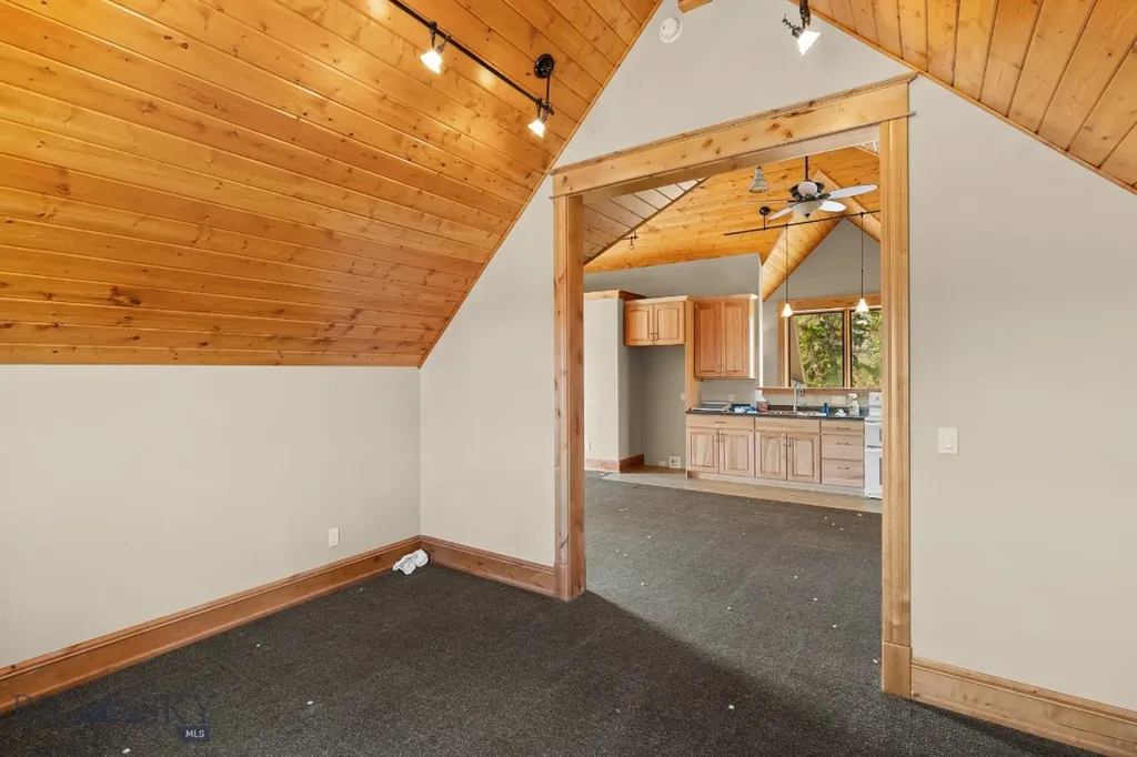 8555 Camp Creek Road Manhattan MT 59741