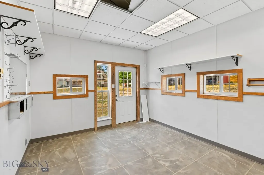 8555 Camp Creek Road Manhattan MT 59741