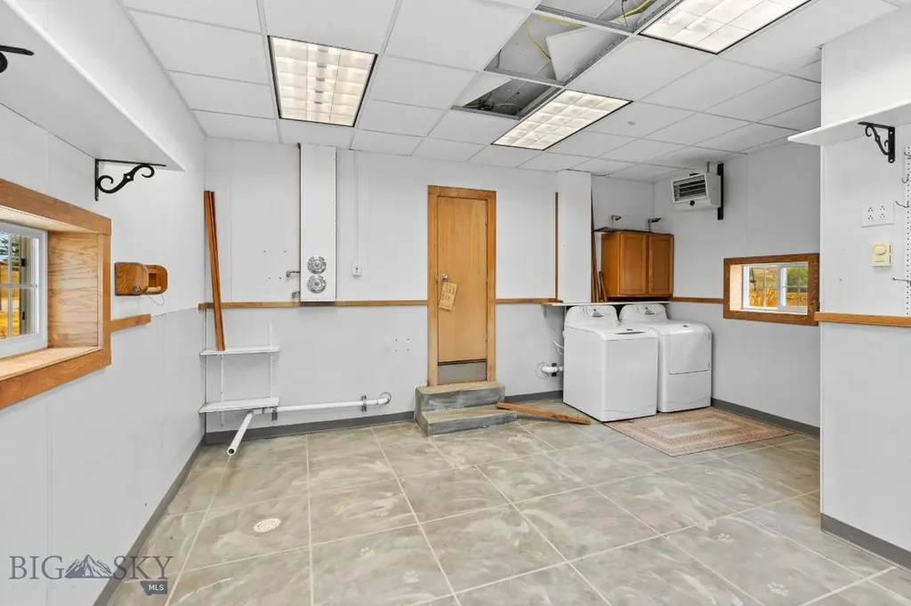 8555 Camp Creek Road Manhattan MT 59741