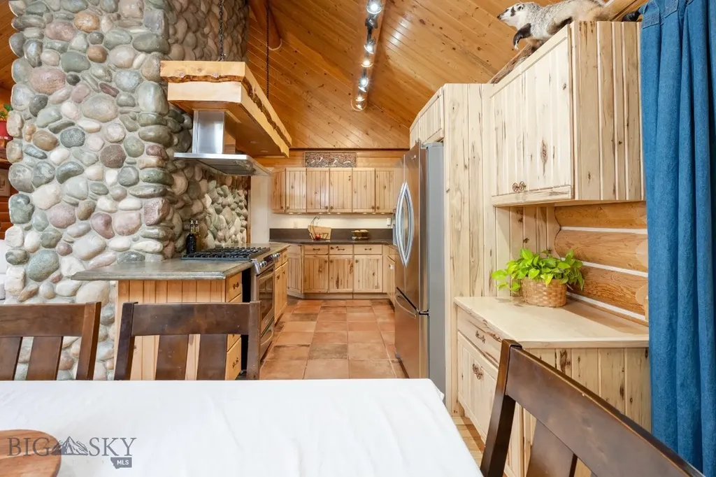 4 Pine Hill Drive White Sulphur Springs MT 59645