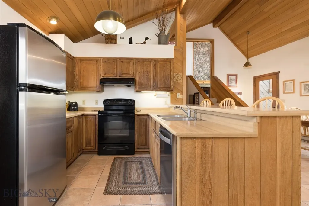 2120 Yellowtail Big Sky MT 59716