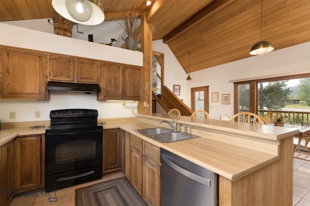 2120 Yellowtail Big Sky MT 59716