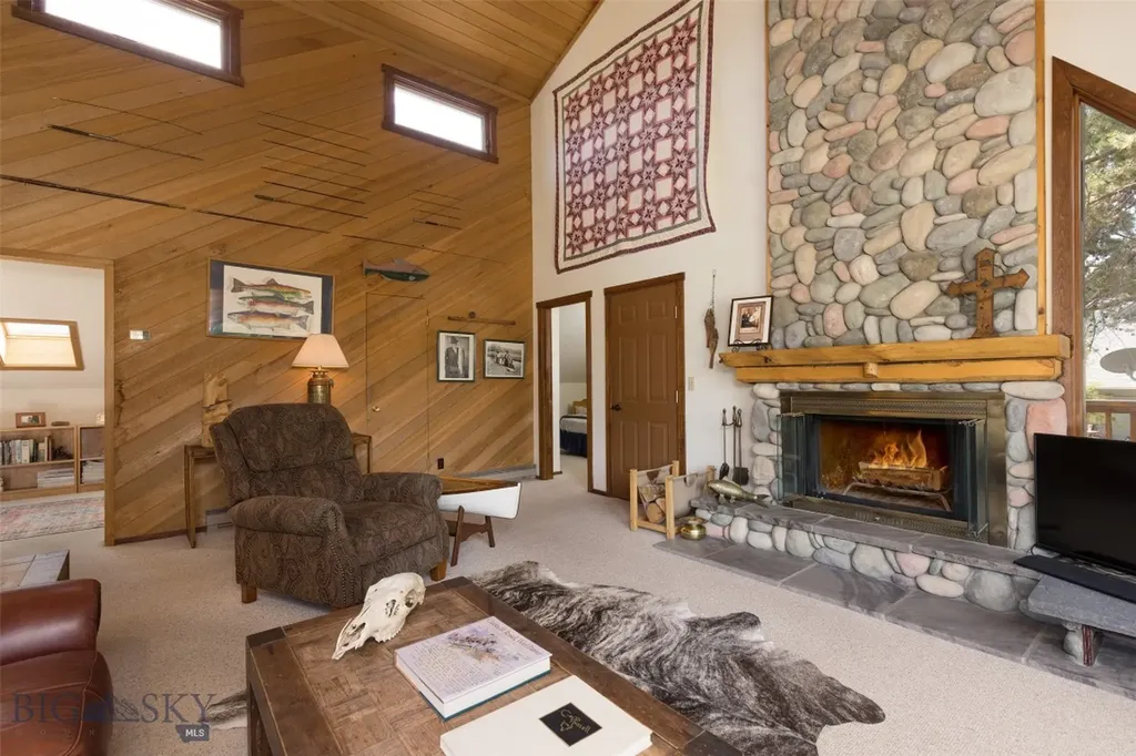 2120 Yellowtail Big Sky MT 59716