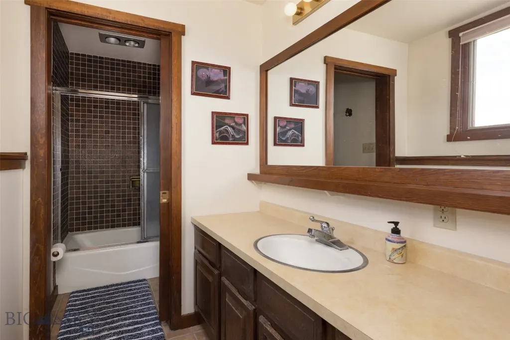 2120 Yellowtail Big Sky MT 59716