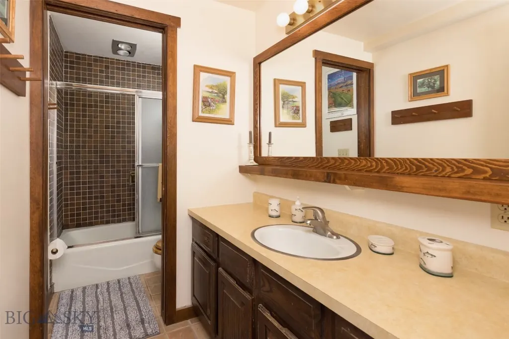 2120 Yellowtail Big Sky MT 59716