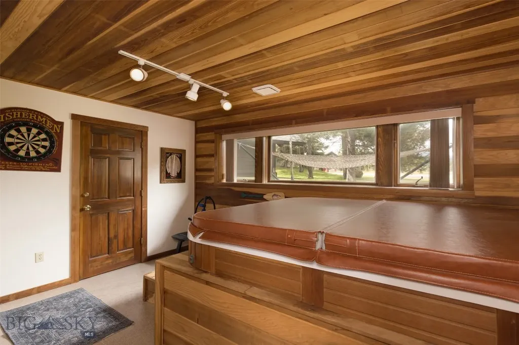 2120 Yellowtail Big Sky MT 59716