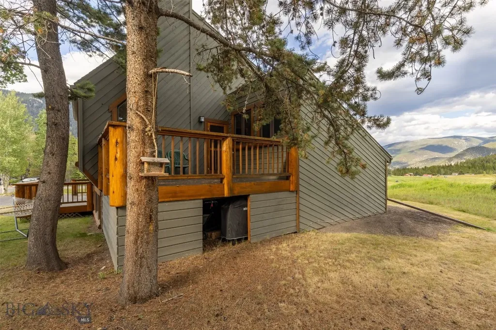 2120 Yellowtail Big Sky MT 59716
