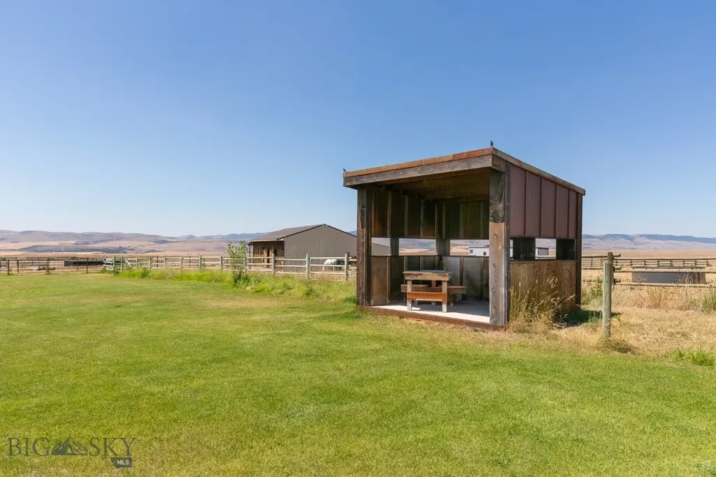 13920 Theisen Road Belgrade MT 59714