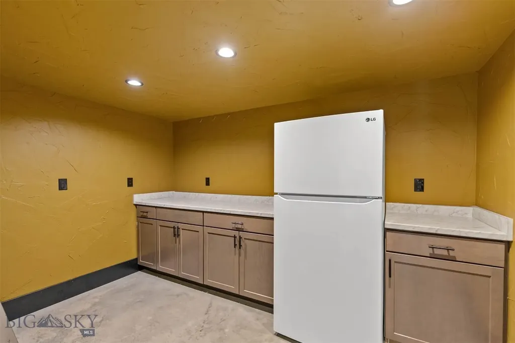 13920 Theisen Road Belgrade MT 59714