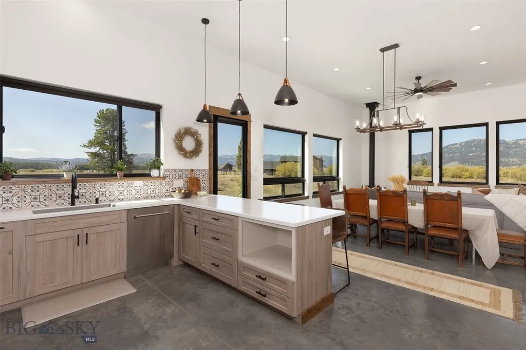 399 Egret Drive West Yellowstone MT 59758