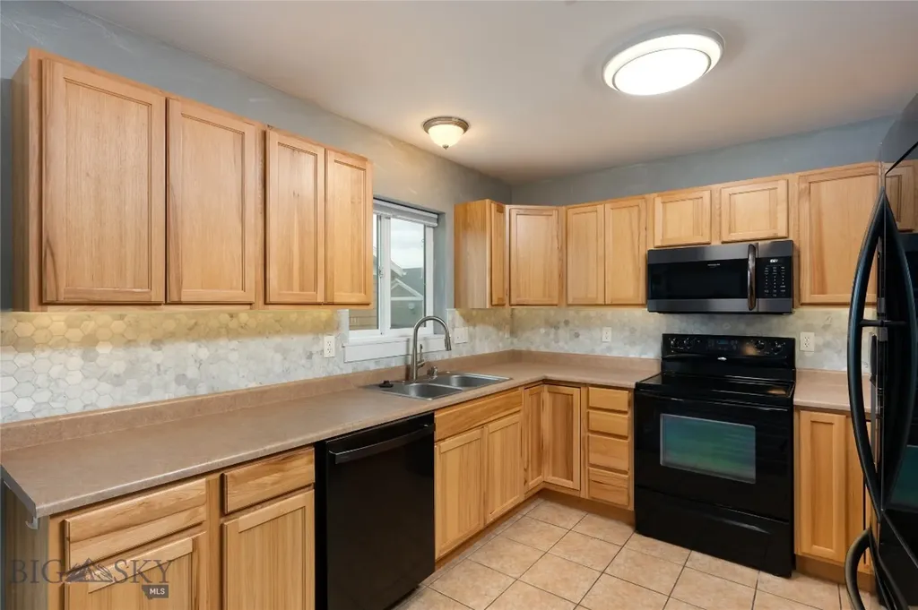 1126 Cruiser Lane Belgrade MT 59714