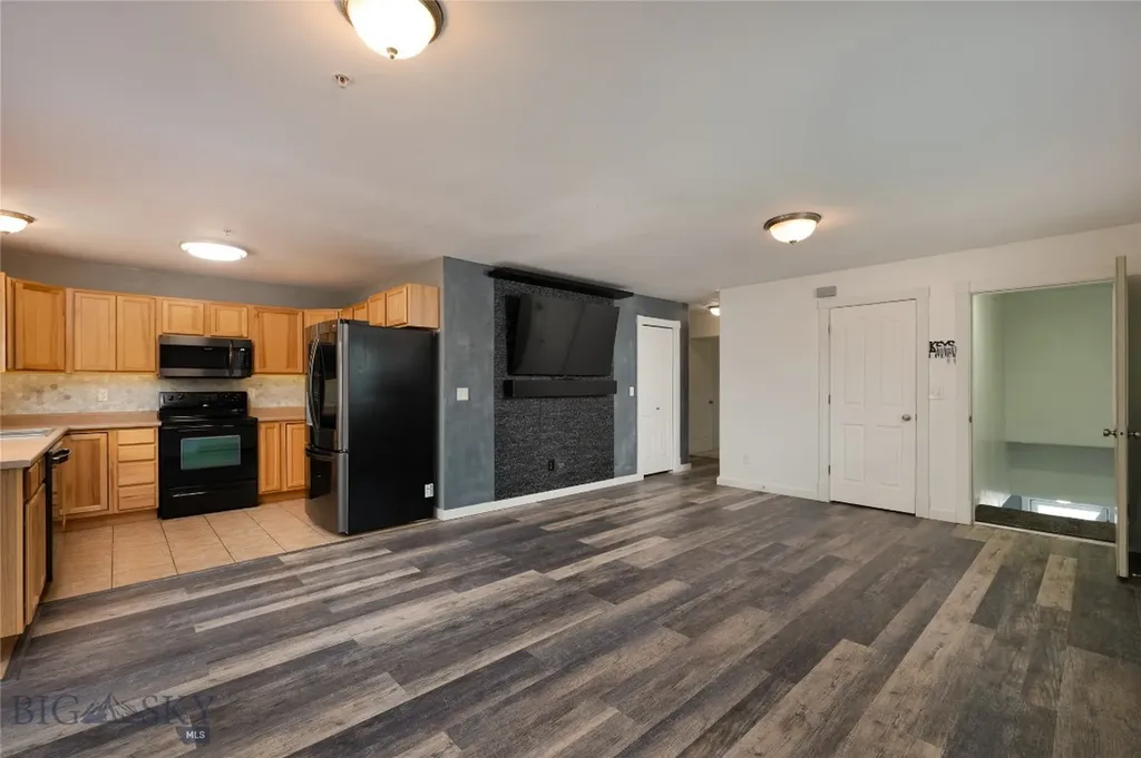 1126 Cruiser Lane Belgrade MT 59714
