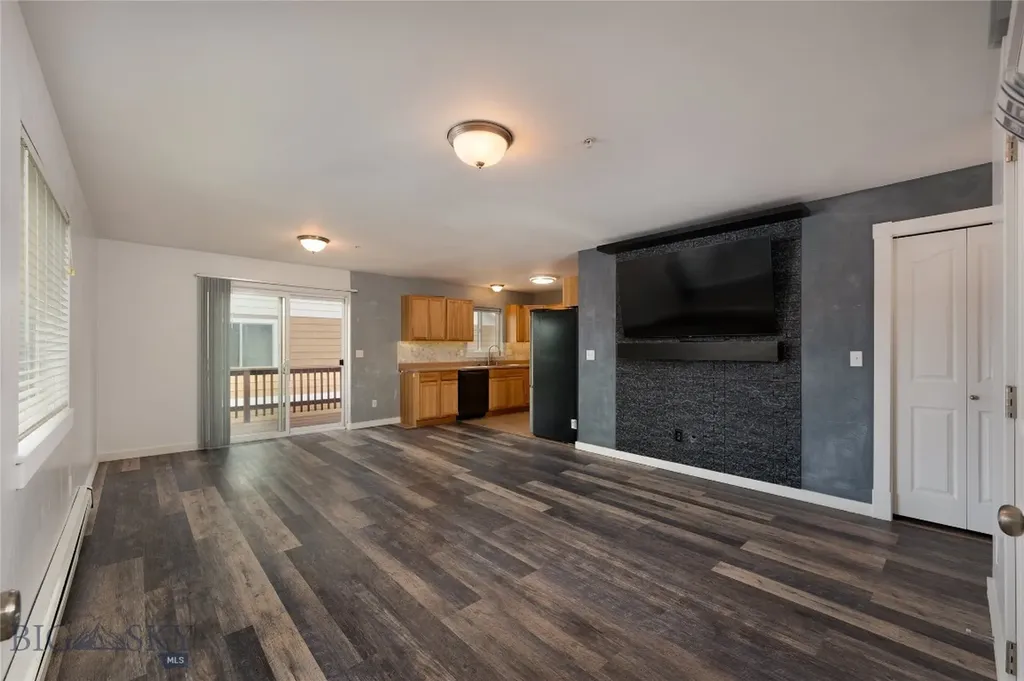 1126 Cruiser Lane Belgrade MT 59714