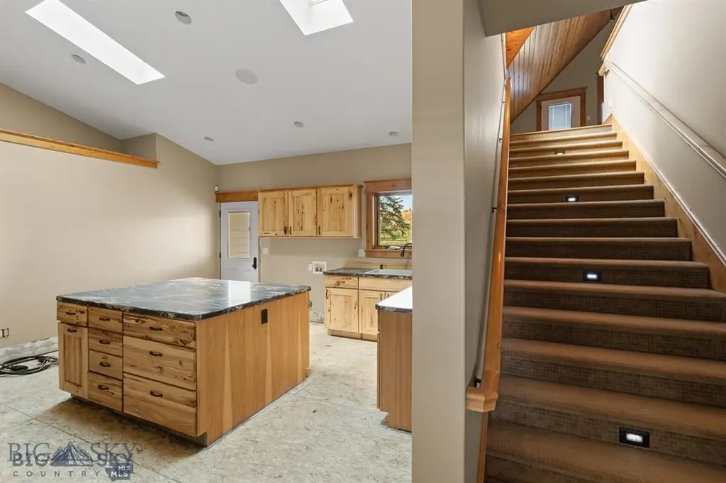 8555 Camp Creek Road Manhattan MT 59741