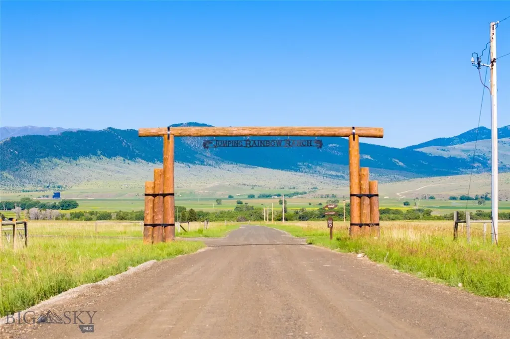 27 Royal Wulff Road Livingston MT 59047