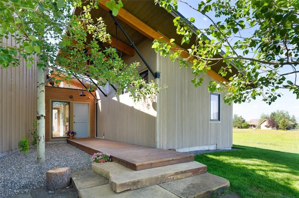 27 Royal Wulff Road Livingston MT 59047