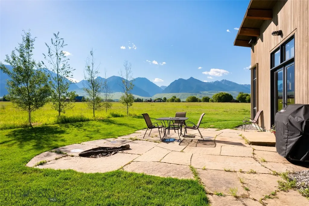 27 Royal Wulff Road Livingston MT 59047
