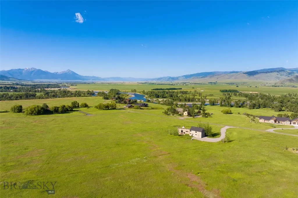 27 Royal Wulff Road Livingston MT 59047