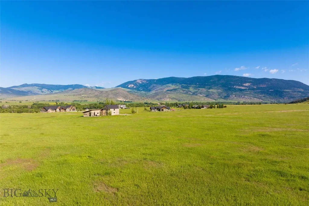 27 Royal Wulff Road Livingston MT 59047