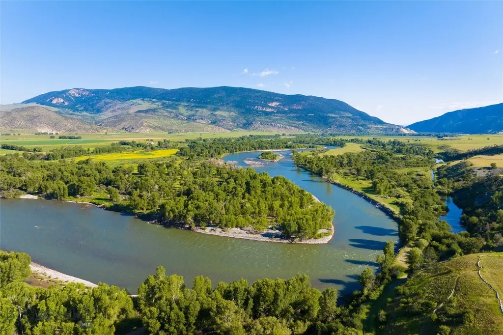 27 Royal Wulff Road Livingston MT 59047