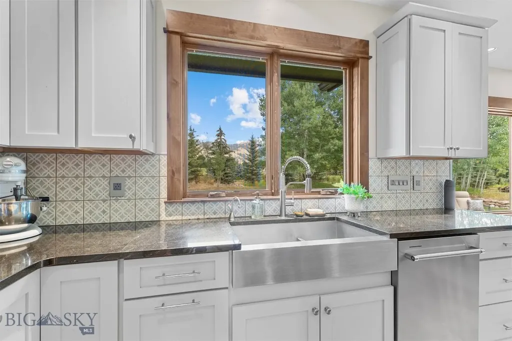 68 Sky Light Court Bozeman MT 59715