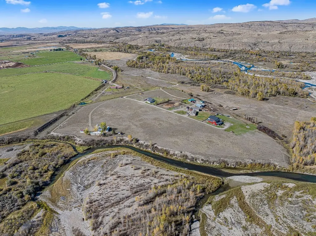 2440 Yadon Road Manhattan MT 59741