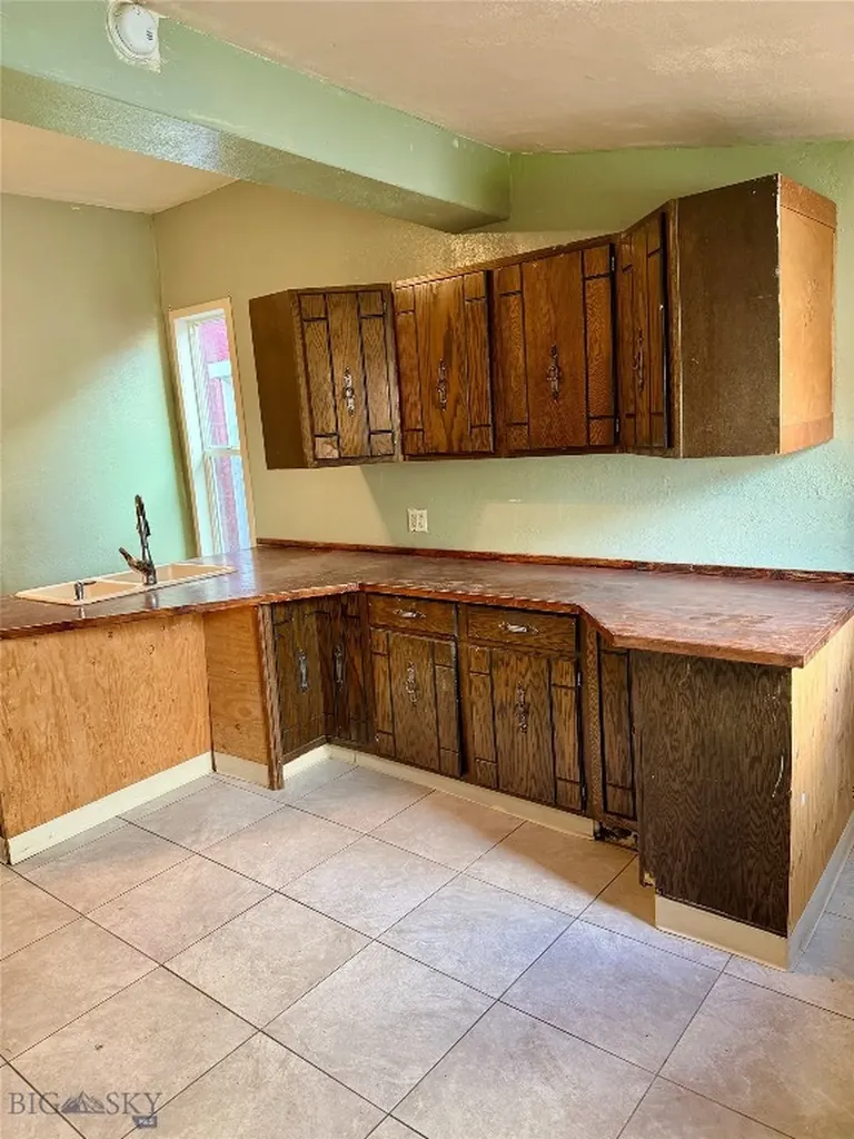 527 W Park Street Butte MT 59701
