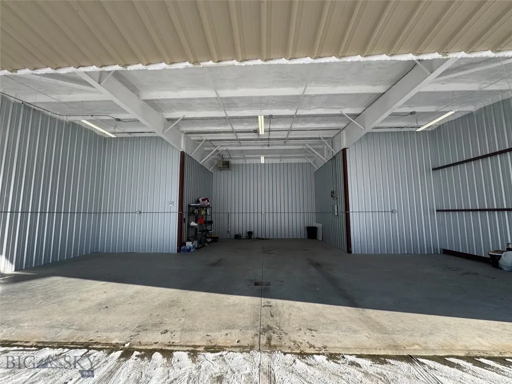 277 Vw1 Hangar Belgrade MT 59714
