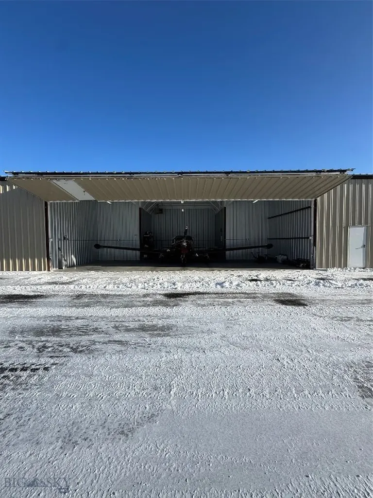 277 Vw1 Hangar Belgrade MT 59714