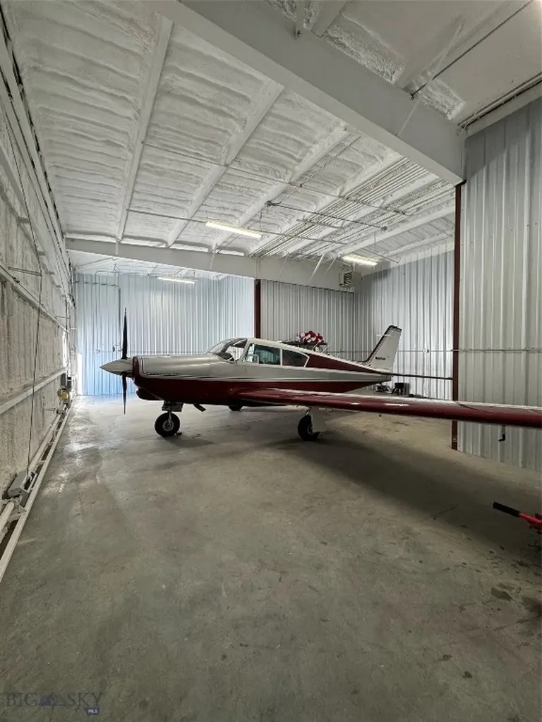 277 Vw1 Hangar Belgrade MT 59714