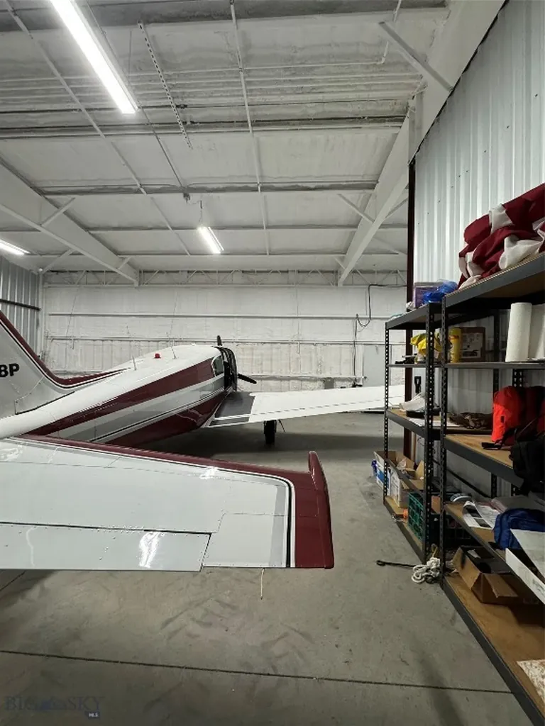 277 Vw1 Hangar Belgrade MT 59714