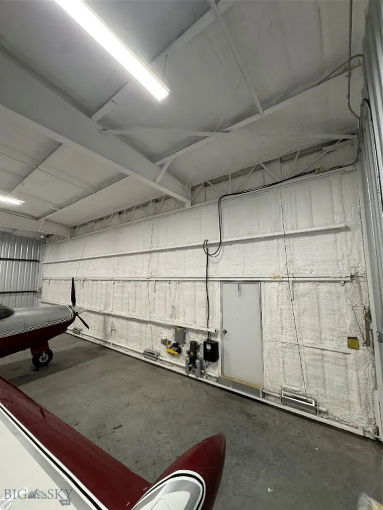 277 Vw1 Hangar Belgrade MT 59714