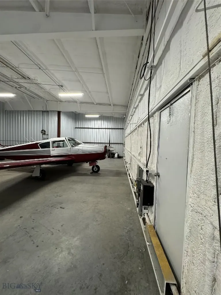 277 Vw1 Hangar Belgrade MT 59714