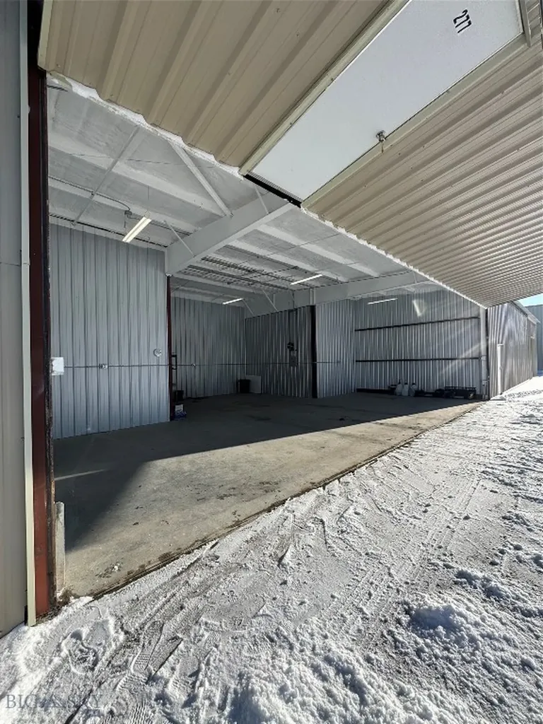 277 Vw1 Hangar Belgrade MT 59714