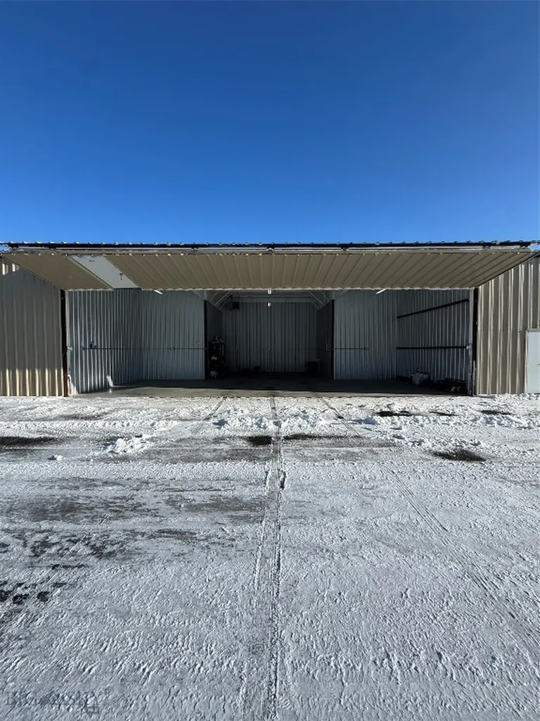 277 Vw1 Hangar Belgrade MT 59714