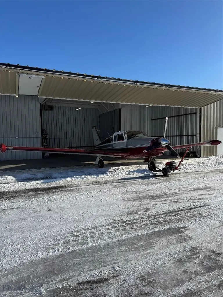 277 Vw1 Hangar Belgrade MT 59714