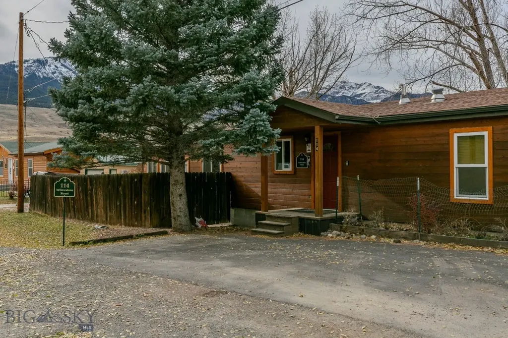 114 Yellowstone Street Gardiner MT 59030