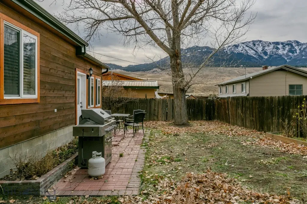 114 Yellowstone Street Gardiner MT 59030