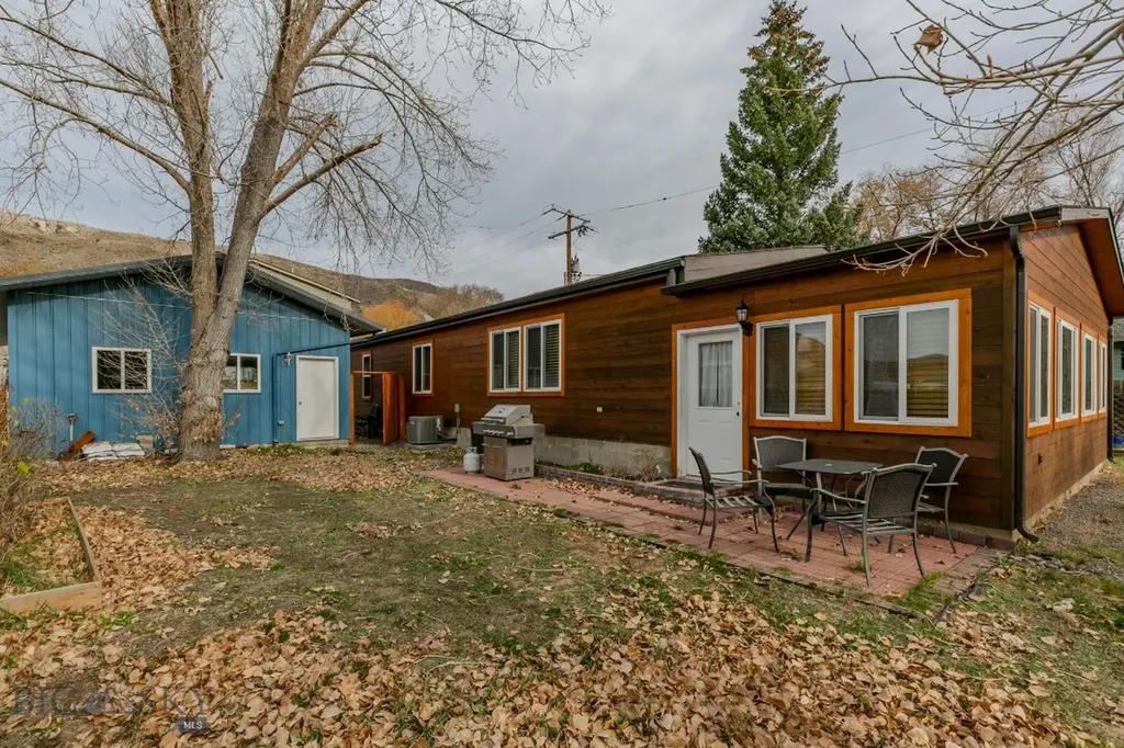 114 Yellowstone Street Gardiner MT 59030
