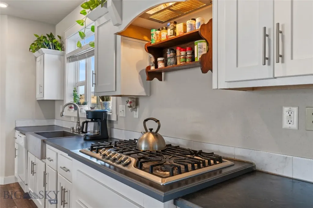 30 Mountain View Road Sheridan MT 59749